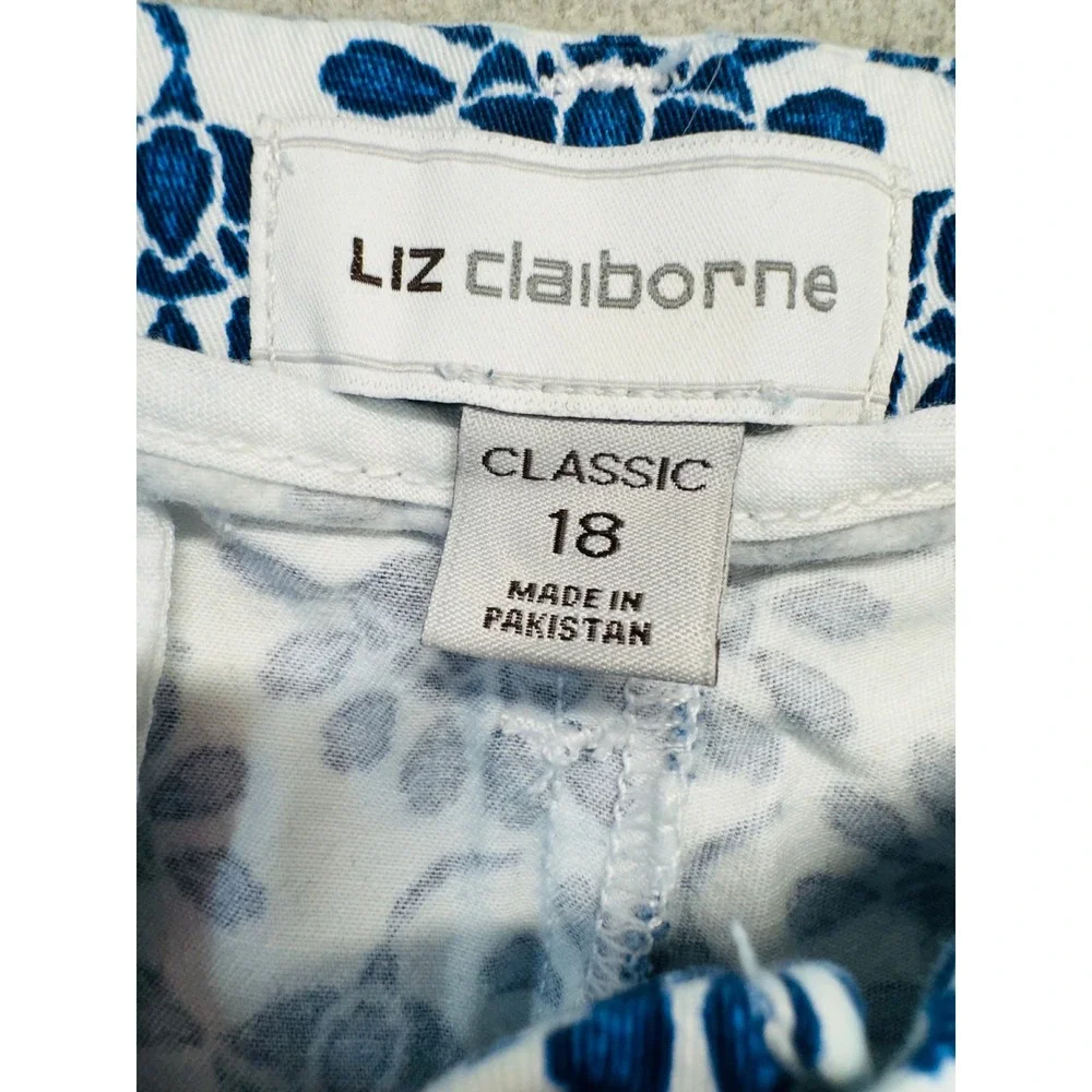 Liz Claiborne Floral Chino Shorts Womens 16 Blue White Mid Rise Summer Botanical
